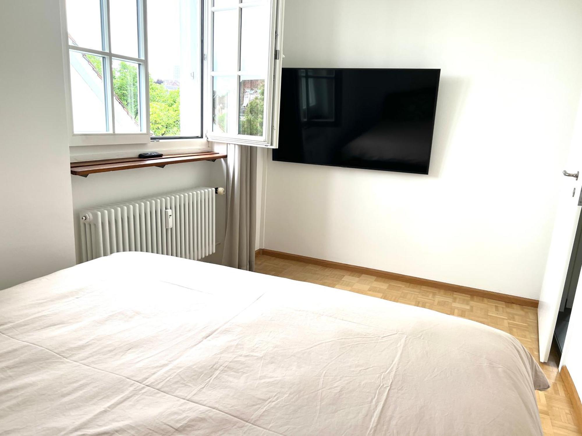Riverside Basel Room photo