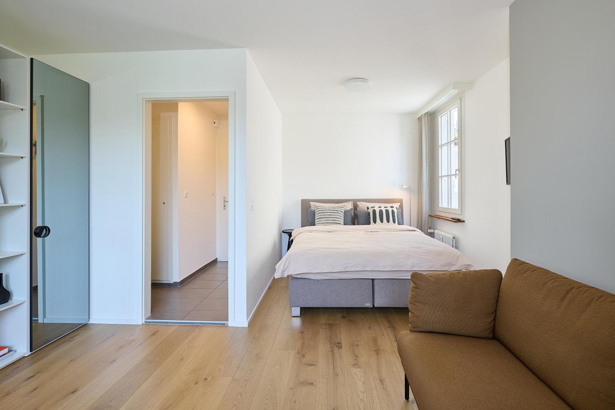 Riverside Basel Room photo