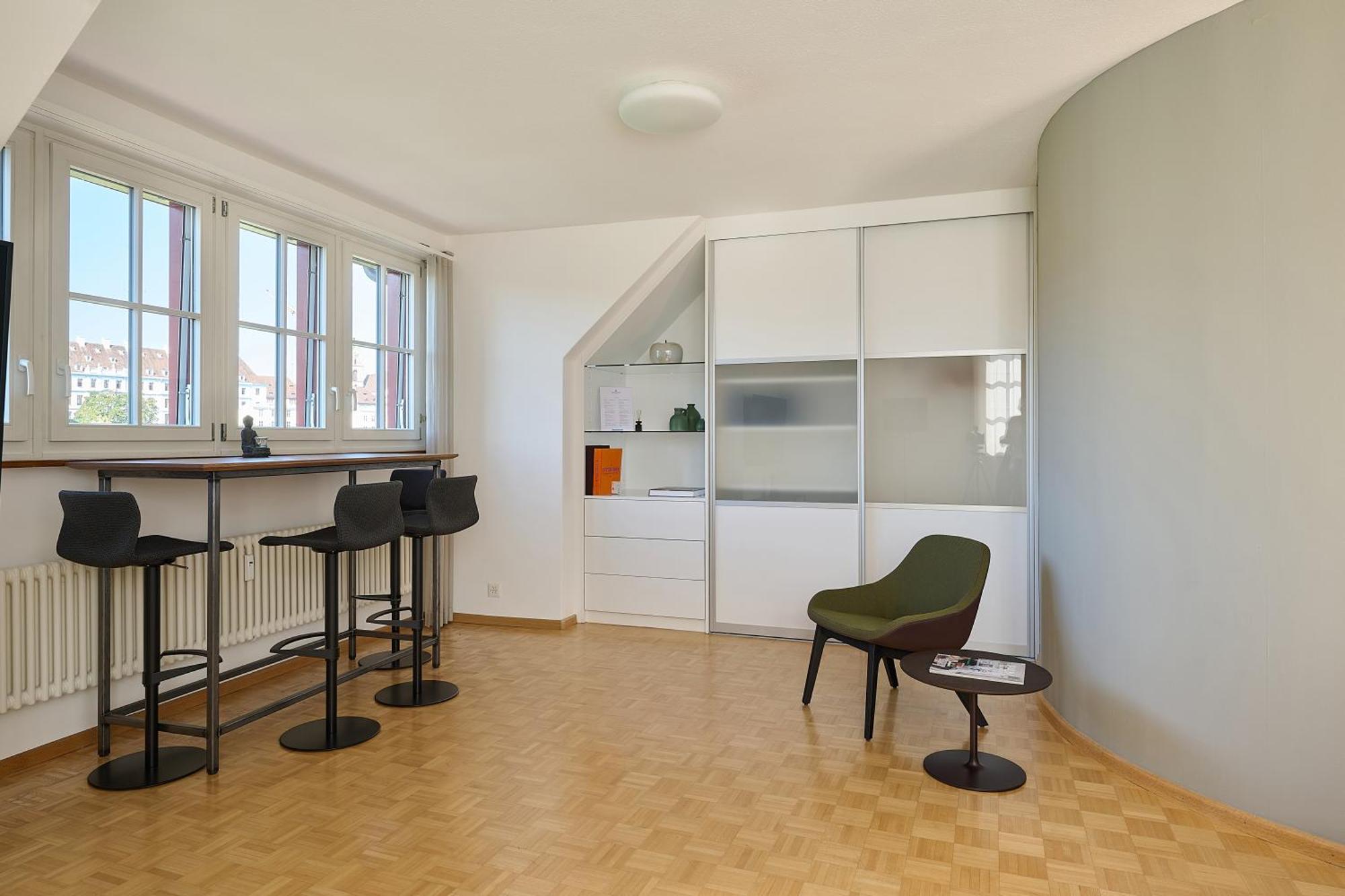 Riverside Basel Room photo