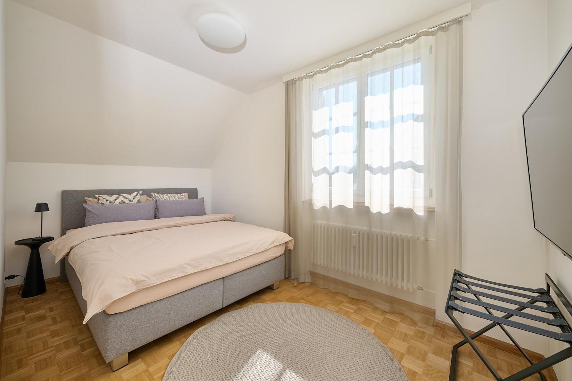 Riverside Basel Room photo